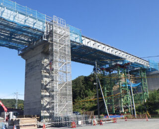 三隅高架橋　橋梁現場塗装工事