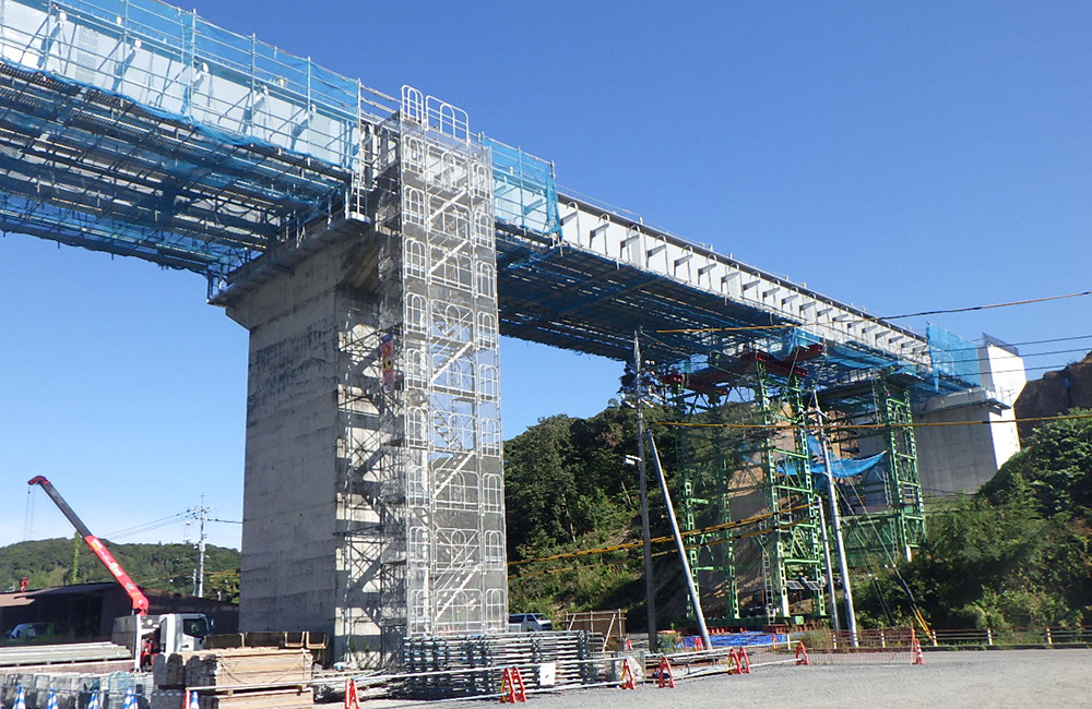 三隅高架橋　橋梁現場塗装工事