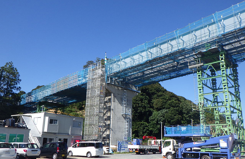 三隅高架橋　橋梁現場塗装工事
